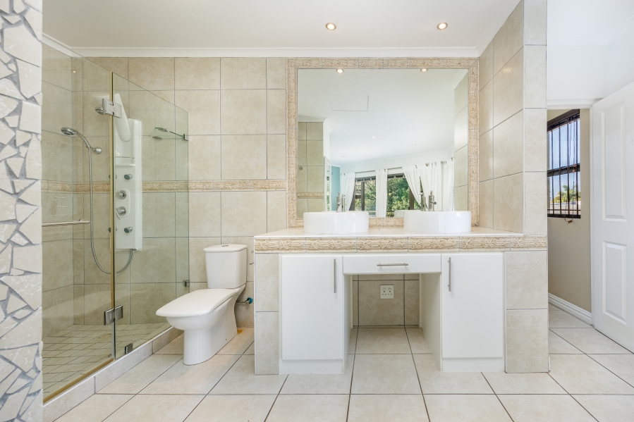7 Bedroom Property for Sale in Eversdal Heights Western Cape